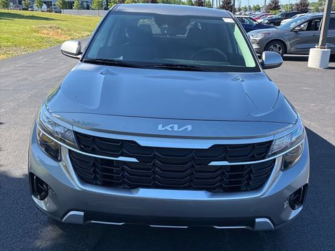 Used 2024 Kia Seltos LX AWD/4WD image 7