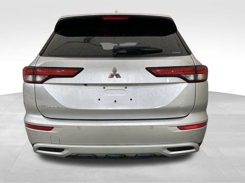 Used 2024 Mitsubishi Outlander SE image 4