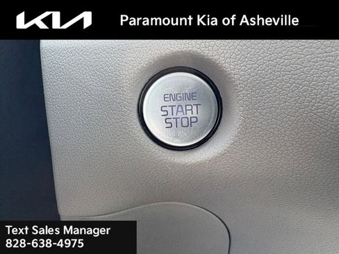 Certified 2025 Kia Sorento EX w/ Panoramic Sunroof Package image 15