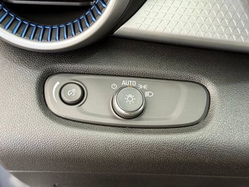 New 2026 Chevrolet Trax LS w/ LS Convenience Package FWD image 29