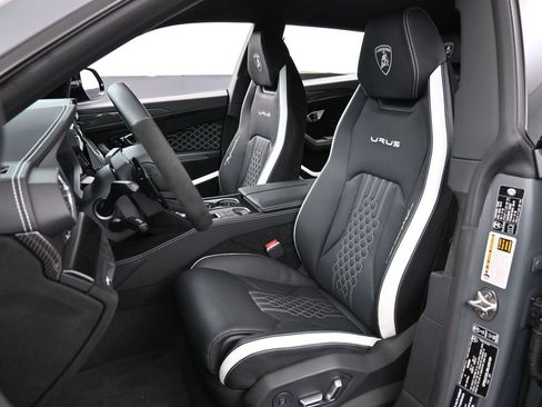 Used 2024 Lamborghini Urus Performante AWD/4WD image 5