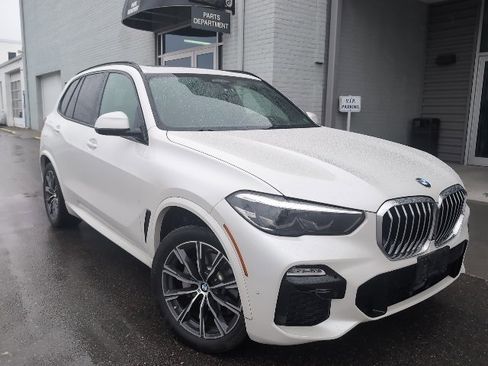 Used 2019 BMW X5 xDrive40i w/ M Sport Package image 4