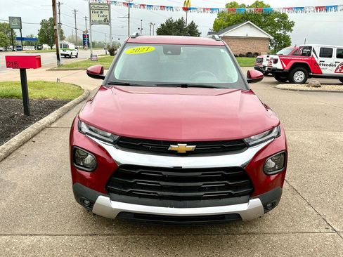 Used 2021 Chevrolet TrailBlazer LT FWD image 2