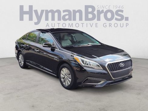 Used 2016 Hyundai Sonata SE image 1
