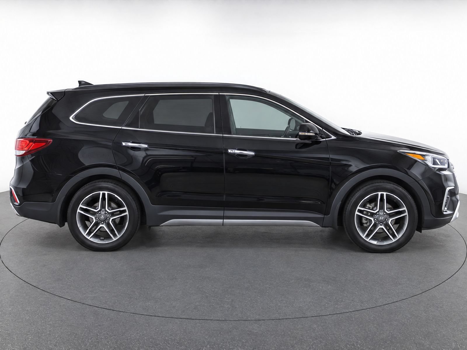 Used 2019 Hyundai Santa Fe XL FWD image 8