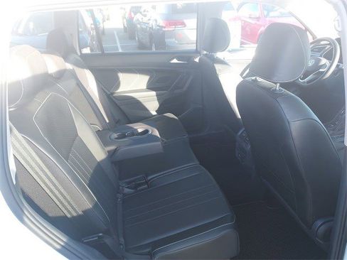 Used 2022 Volkswagen Tiguan SE image 25