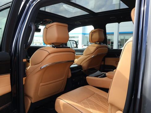 Used 2025 Jeep Grand Wagoneer Series III w/ Quick Order Packagew 28T image 34