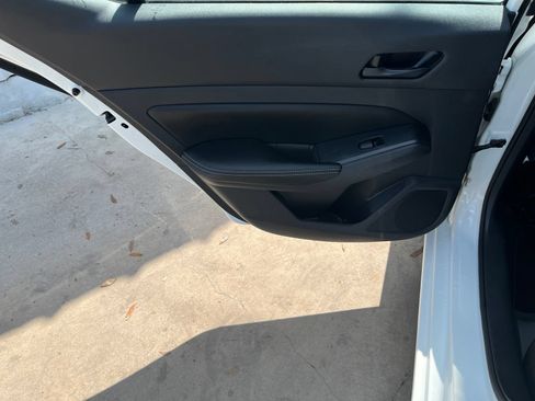 Used 2025 Nissan Altima 2.5 SV FWD image 13