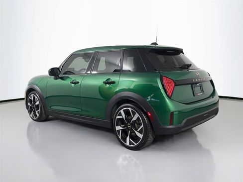Used 2025 MINI Cooper 4-Door Hardtop FWD image 7