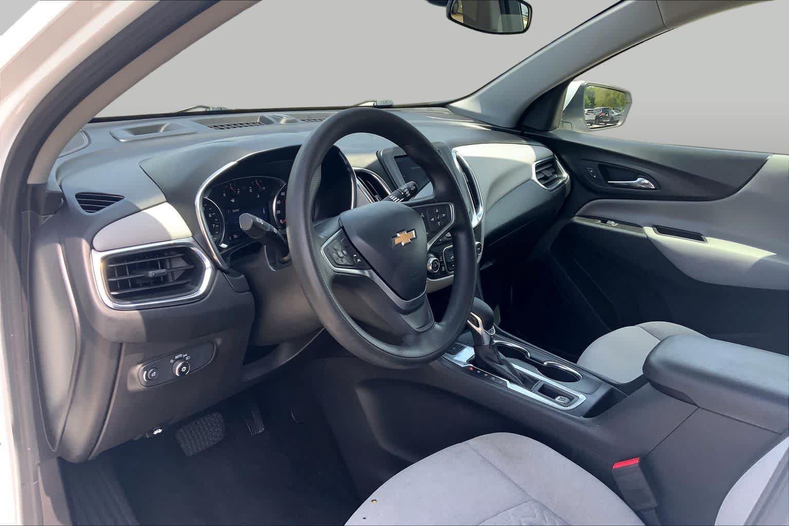 Used 2023 Chevrolet Equinox LT AWD/4WD image 32