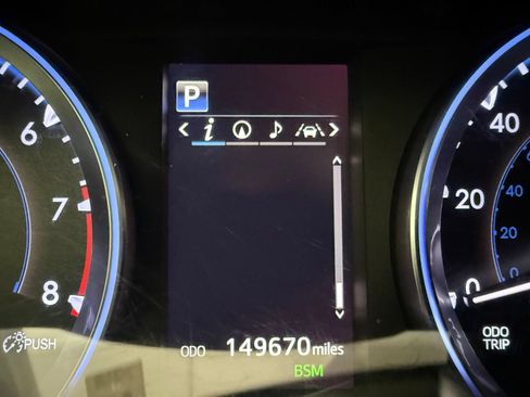 Used 2017 Toyota Highlander XLE FWD image 18