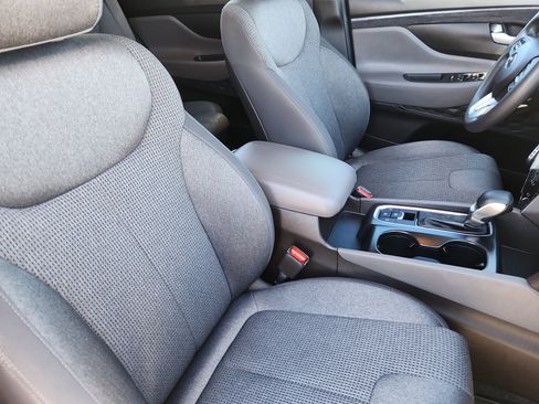 Used 2019 Hyundai Santa Fe SE image 13