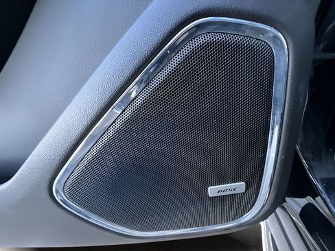 Used 2018 Chevrolet Suburban Premier image 25