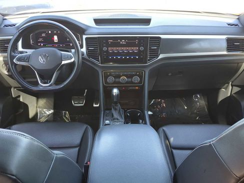 Certified 2022 Volkswagen Atlas Cross Sport SEL R-Line image 16