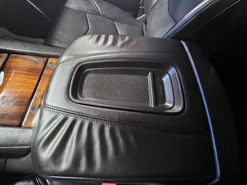 Used 2015 Cadillac Escalade ESV Premium image 46