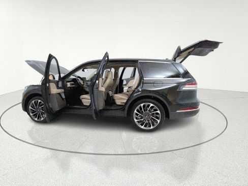 Used 2023 Lincoln Aviator Reserve w/ Equipment Group 201A AWD/4WD image 15