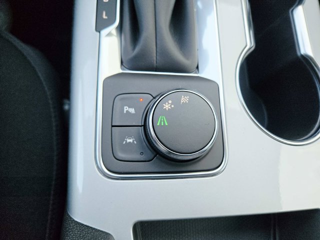 New 2026 Chevrolet Blazer LT w/ Convenience Package FWD image 29