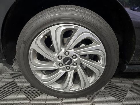 Certified 2024 Lincoln Navigator Reserve AWD/4WD image 9