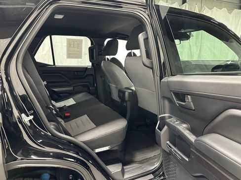 Used 2025 Toyota 4Runner TRD Off-Road image 51