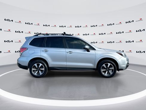 Used 2018 Subaru Forester 2.5i Limited image 9