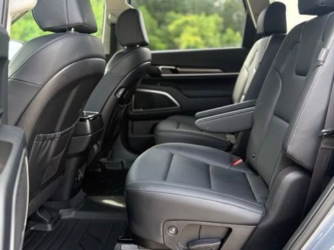 Used 2025 Kia Telluride S FWD image 24
