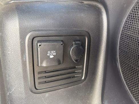 Used 2016 Toyota 4Runner Limited image 32