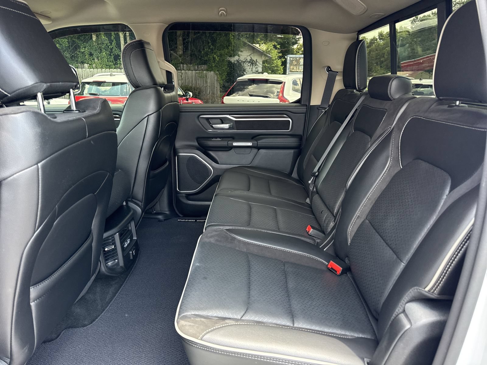 Used 2021 RAM 1500 Laramie AWD/4WD image 10