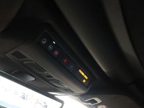 Used 2022 Chevrolet Corvette Stingray Premium Cpe w/ Z51 Performance Package image 26