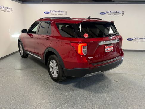Used 2024 Ford Explorer XLT w/ Equipment Group 202A AWD/4WD image 29