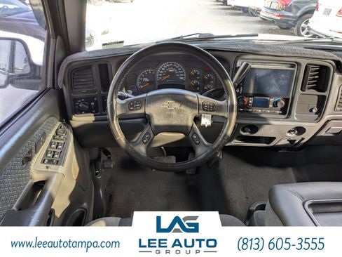 Used 2004 Chevrolet Avalanche Z66 w/ Preferred Equipment Group image 15