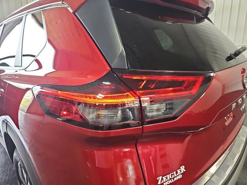 Used 2023 Nissan Rogue SV w/ SV Premium B Package AWD/4WD image 35