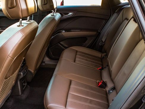 Used 2023 Audi Q4 e-tron Premium Plus w/ Premium Plus image 35