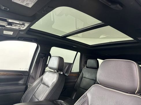 Used 2021 Chevrolet Tahoe Premier AWD/4WD image 22