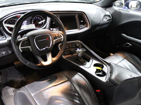 Used 2016 Dodge Challenger SXT Plus image 16