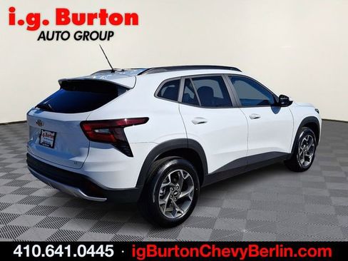 New 2026 Chevrolet Trax LT w/ Driver Confidence Package image 4