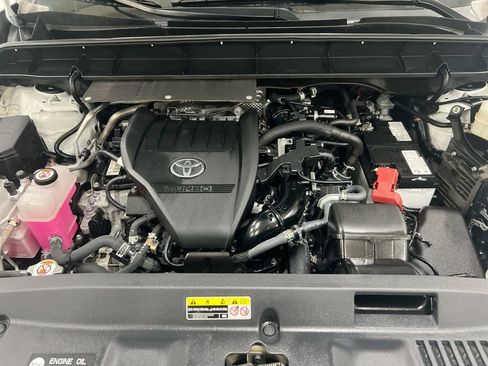 Used 2023 Toyota Highlander LE FWD image 25