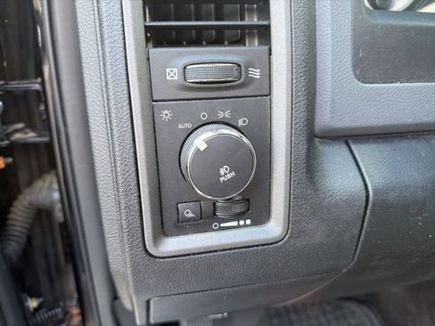 Used 2013 RAM 1500 Express RWD image 20
