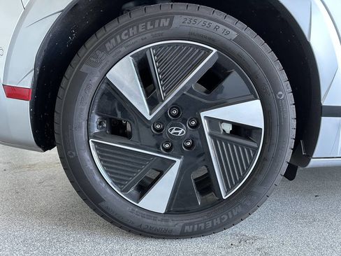 Used 2025 Hyundai Ioniq 5 Limited image 40