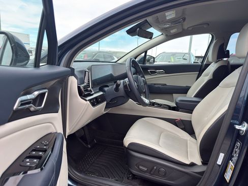 Used 2024 Kia Sportage EX AWD/4WD image 11