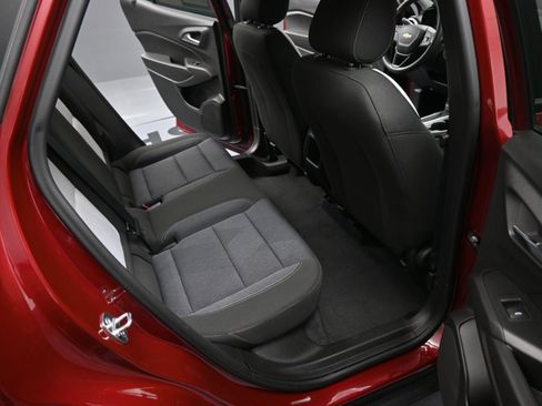 Used 2024 Chevrolet Trax LS w/ Driver Confidence Package image 18