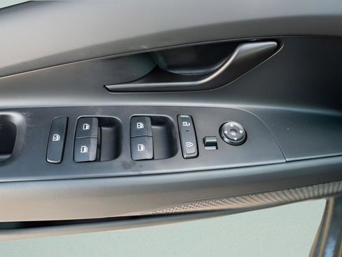 New 2025 Hyundai Elantra SEL FWD image 17
