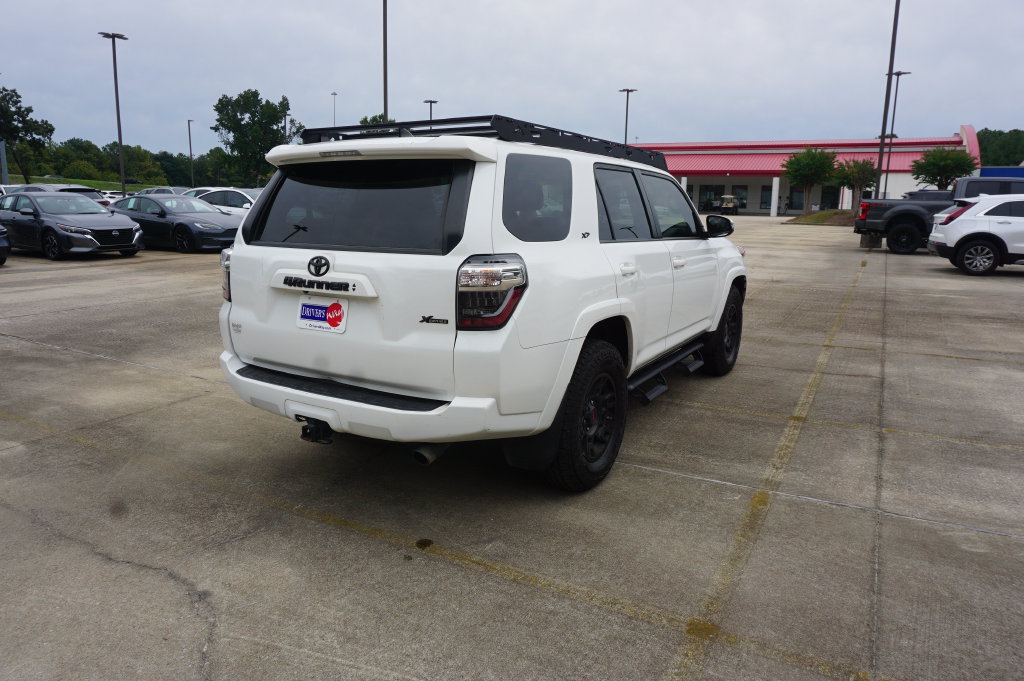 Used 2021 Toyota 4Runner SR5 Premium w/ Moonroof Package RWD image 24