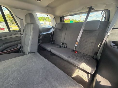 Used 2017 GMC Yukon SLE w/ SLE Value Package AWD/4WD image 29