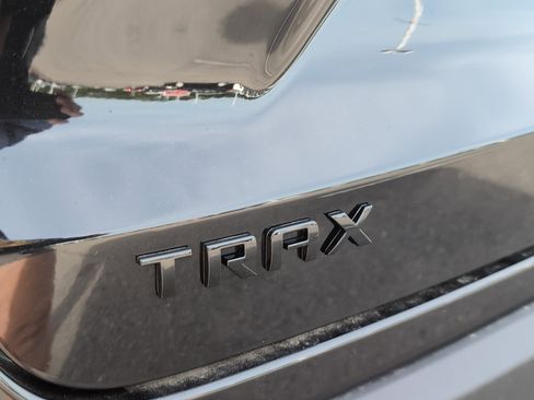 New 2026 Chevrolet Trax RS w/ Sunroof Package FWD image 5