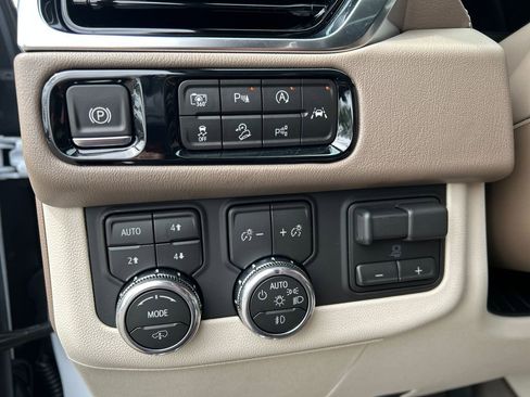 New 2026 GMC Yukon XL Denali w/ Denali Reserve Package AWD/4WD image 22