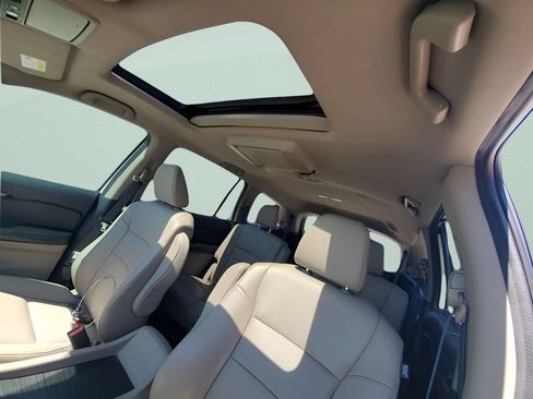 Used 2019 Honda Pilot Touring image 17