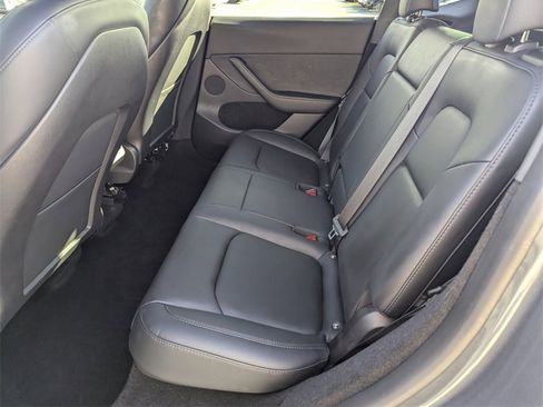 Used 2023 Tesla Model Y Long Range image 18