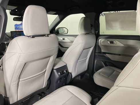 New 2027 Ford Explorer Active w/ Active Comfort Package RWD image 15