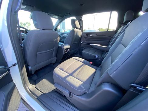 Used 2024 Chevrolet Traverse LT FWD image 25