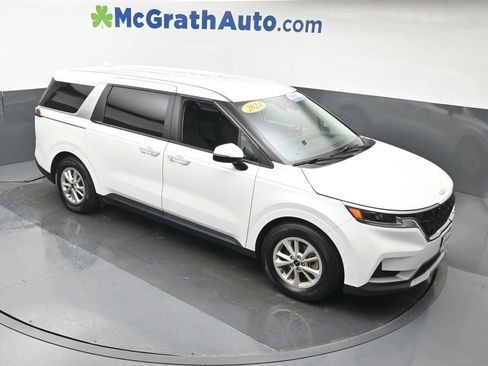Used 2024 Kia Carnival LX FWD image 3